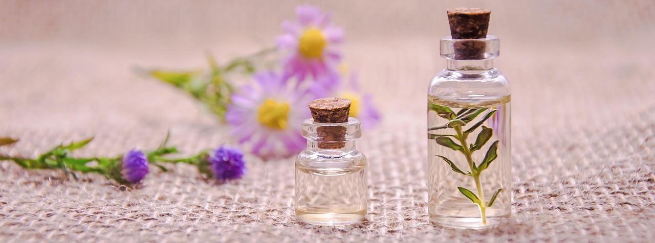 découvrez les bienfaits des huiles essentielles : guide complet sur leurs utilisations, propriétés et conseils pour le bien-être au naturel.
